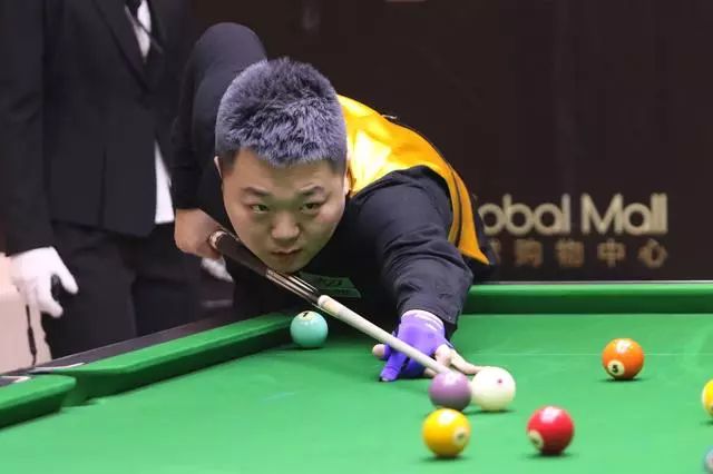 的强硬外线 的强硬外线